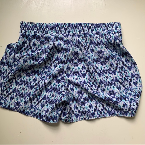 Dressy shorts - Picture 3 of 4